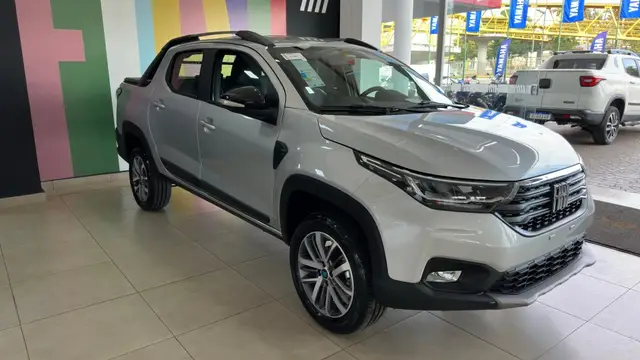 Carro Fiat Strada 2025 Volcano 1.3