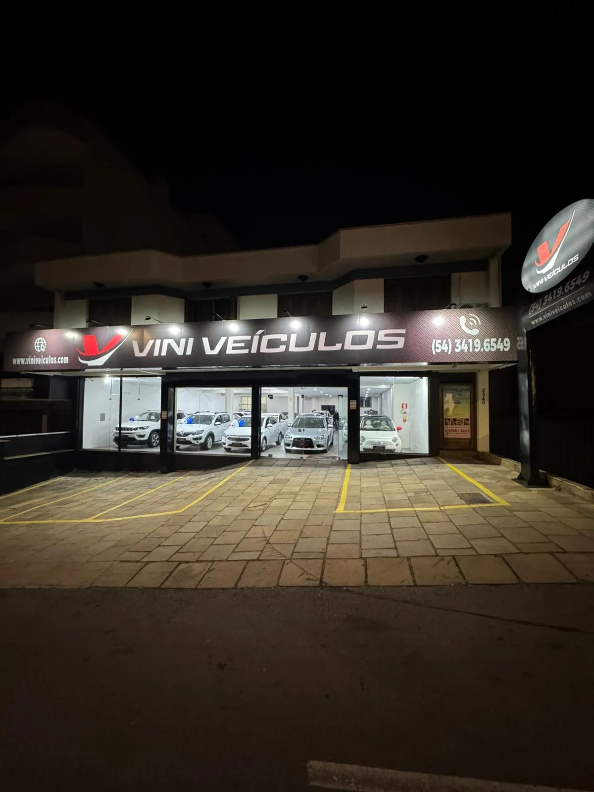 Fachada da loja Veículos à venda em VINI VEICULOS  - Caxias do Sul - RS | Mobiauto