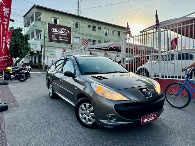 Carro Peugeot 207 Sedan 2010 207 Passion XR Sport 1.4 8V (flex)
