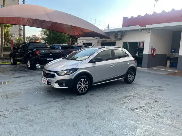 Carro Chevrolet Onix 2018 1.4 Activ SPE/4 (Aut)