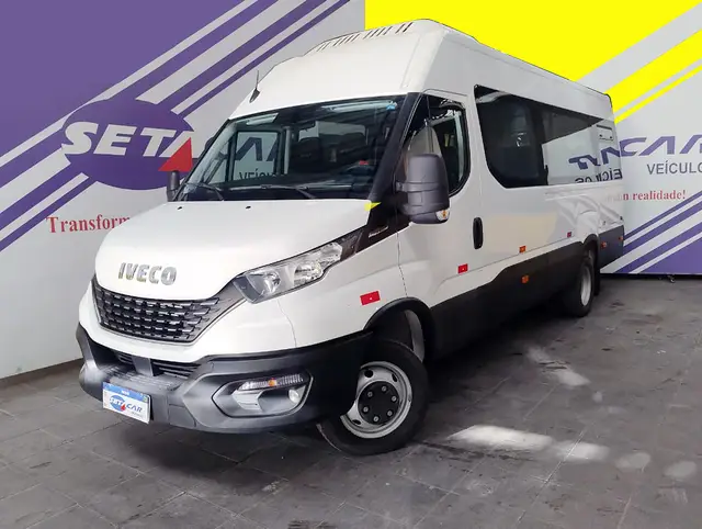 Carro Iveco Daily Minibus 2023 50-170 Fretam. (Diesel)