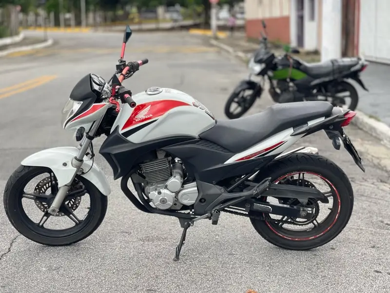 Honda CB 300R Edição Especial
