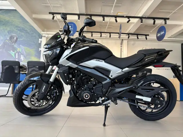 Carro Bajaj Dominar 250 2025 250
