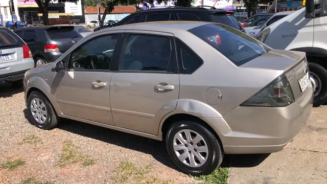 Carro Ford Fiesta Sedan 2011 1.6 (Flex)