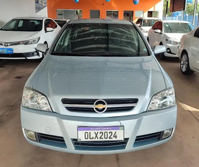 Carro Chevrolet Astra Hatch 2011 Advantage 2.0 (Flex)