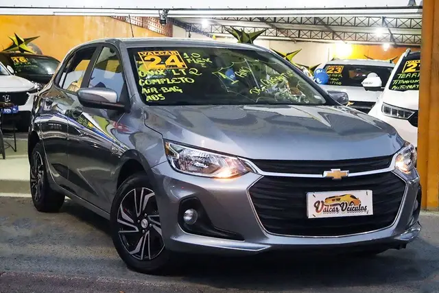 Carro Chevrolet Onix 2024 LT 1.0