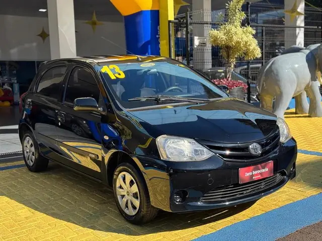 Carro Toyota Etios 2013 1.3 (Flex)
