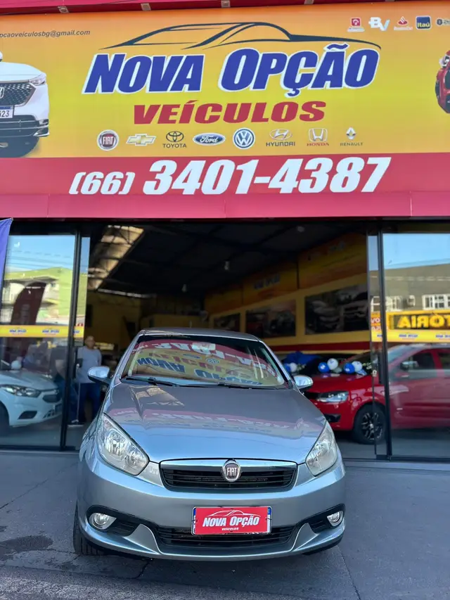 Carro Fiat Grand Siena 2013 Essence 1.6 16V (Flex)
