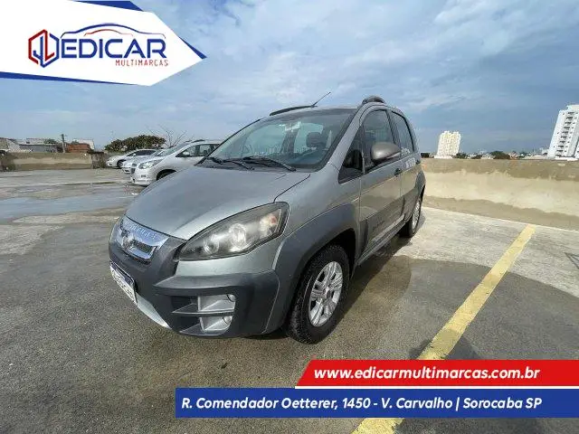 Carro Fiat Idea 2013 Adventure 1.8 16V Dualogic (Flex)