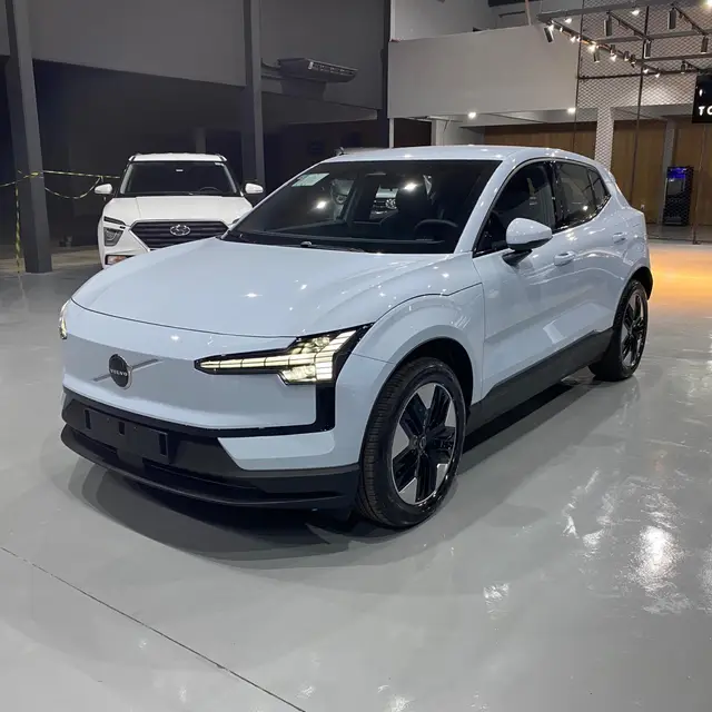 Carro Volvo EX30 2024 Core E40