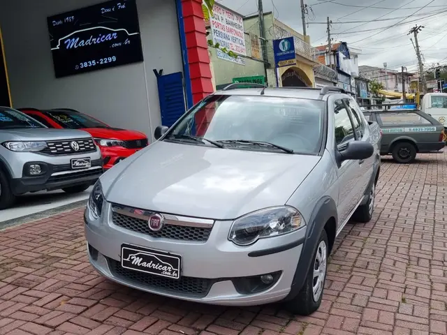 Carro Fiat Strada 2016 Trekking 1.6 16V (Flex) (Cabine Dupla)