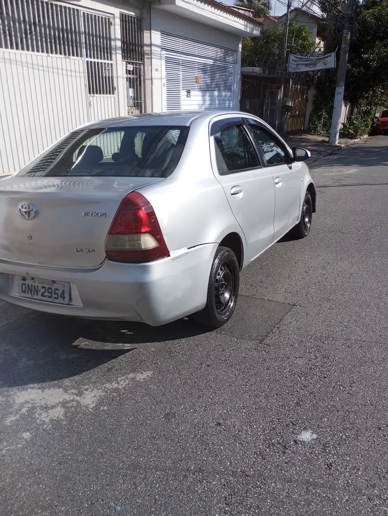 Toyota Etios Sedan XS 1.5 (Aut) (Flex)
