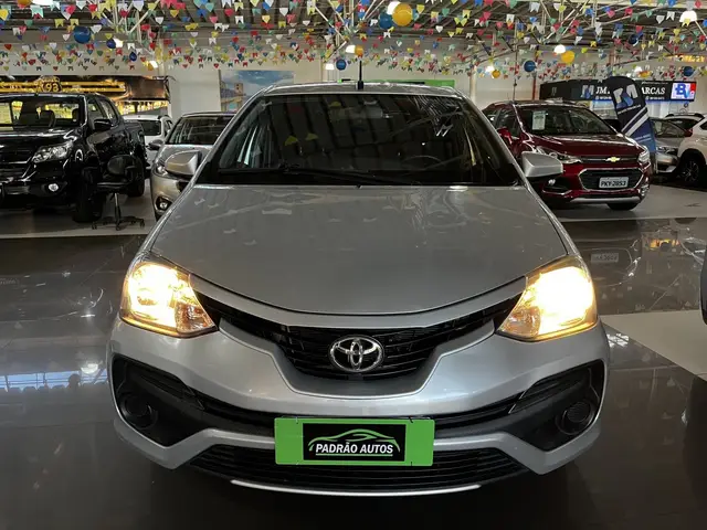 Carro Toyota Etios Sedan 2018 XS 1.5 (Aut) (Flex)
