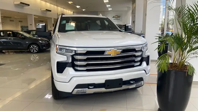 Carro Chevrolet Silverado 2025 High Country 5.3