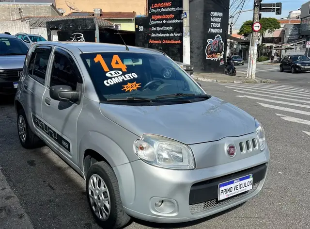 Carro Fiat Uno 2014 Vivace Celeb. 1.0 8V (Flex) 4p