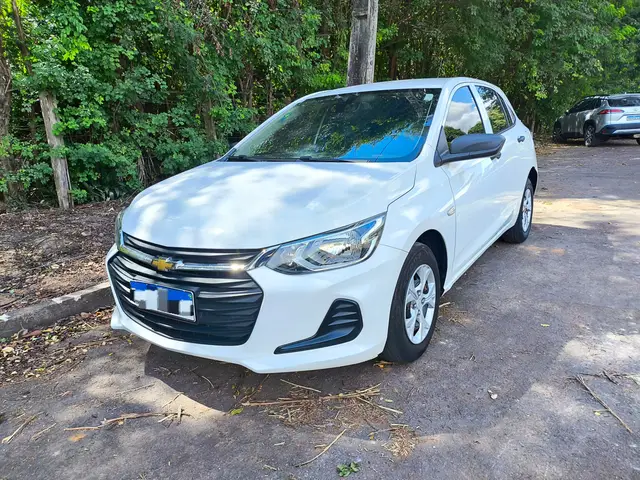 Carro Chevrolet Onix 2023 1.0