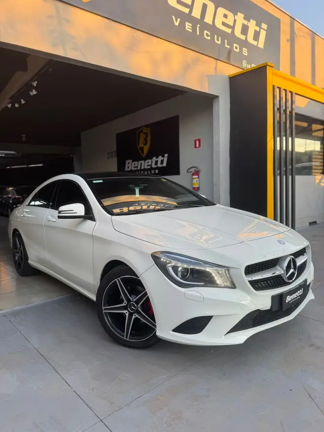 Carro Mercedes-Benz CLA 200 2016 Vision 1.6 TB 16V Flex Aut.