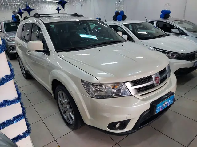 Carro Fiat Freemont 2015 2.4 16V Precision (Aut)