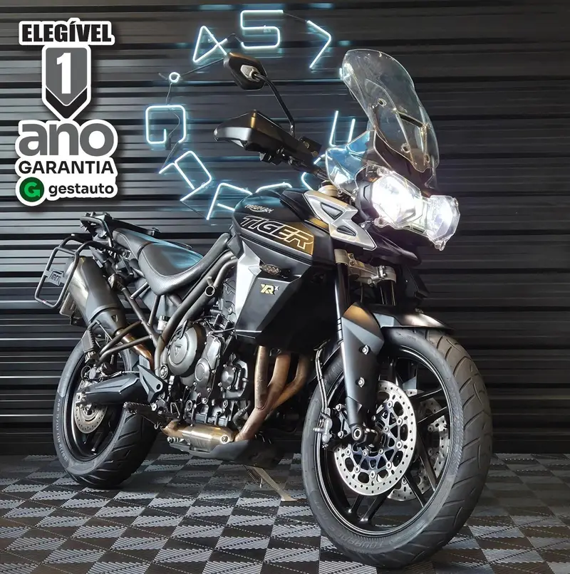 Triumph 800 XRx