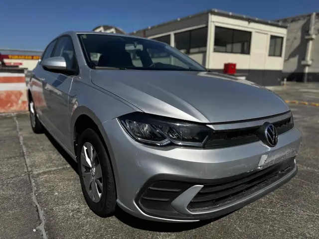 Carro Volkswagen Polo 2024 Track 1.0 Flex 12V 5p