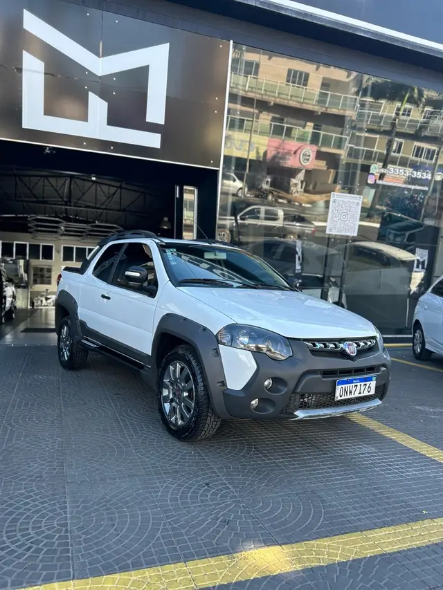 Carro Fiat Strada 2015 Adv.1.8 16V Dualogic Flex CD