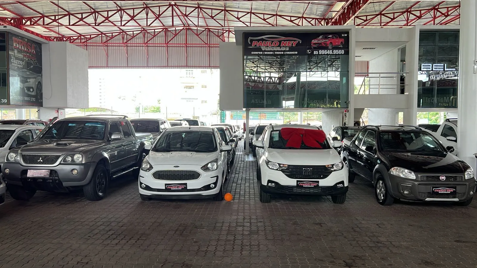 Fachada da loja Paulo Ney Veículos - Fortaleza - CE