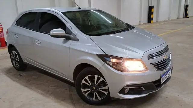 Carro Chevrolet Onix 2016 1.4 LTZ SPE/4 (Aut)