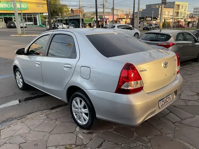 Carro Toyota Etios Sedan 2020 X Plus 1.5 (Aut) (Flex)