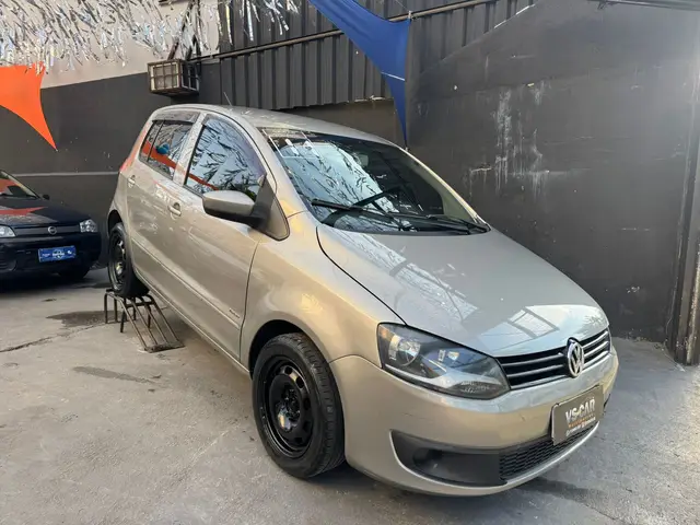 Carro Volkswagen Fox 2011 1.0 8V (Flex) 4p