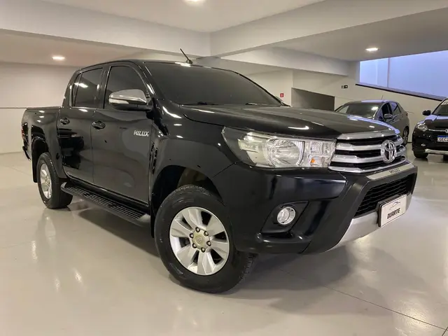Carro Toyota Hilux Cabine Dupla 2017 Hilux 2.8 TDI SRV CD 4x4 (Aut)