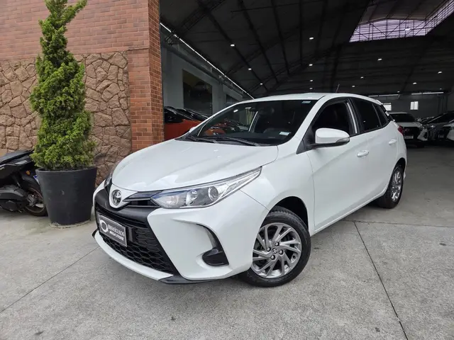 Carro Toyota Yaris Sedan 2023 XS 1.5 (Flex) (Aut)
