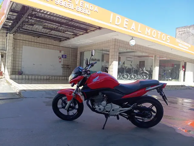 Moto Honda CB 300R 2011 Standard