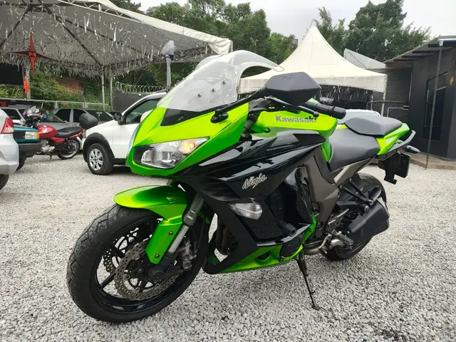 Carro Kawasaki Ninja 2012 1000