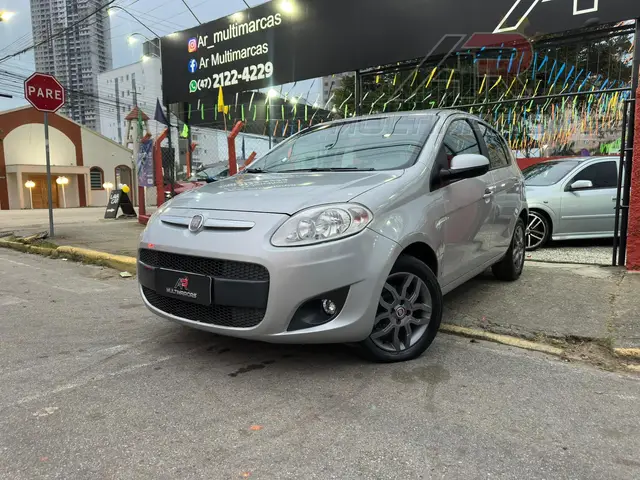 Carro Fiat Palio 2013 Attractive 1.4 8V (Flex)