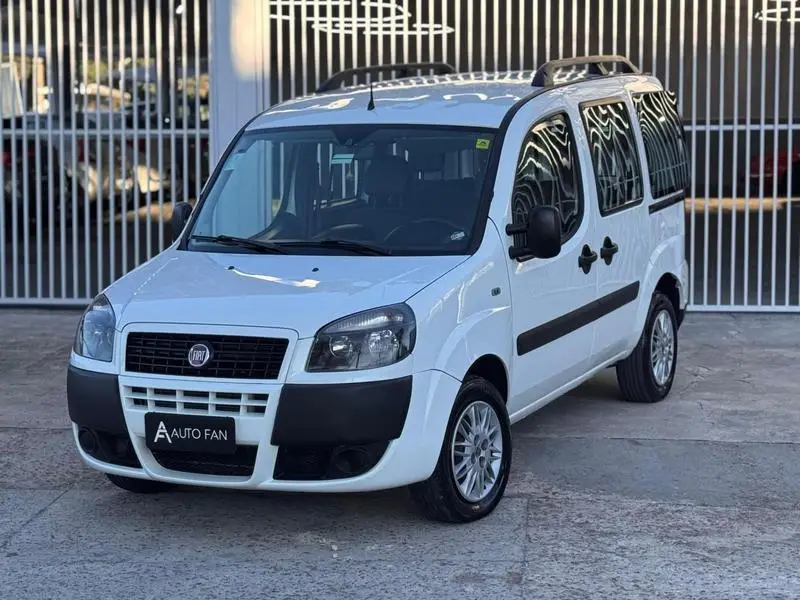 Fiat Doblò Essence 1.8 16V (Flex)