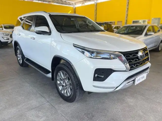 Carro Toyota Hilux SW4 2024 SRX Plat. 4x4 2.8 TB Diesel Automatico.