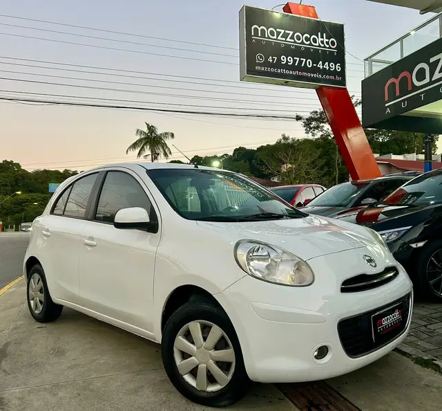 Carro Nissan March 2014 1.6 16V S (Flex)