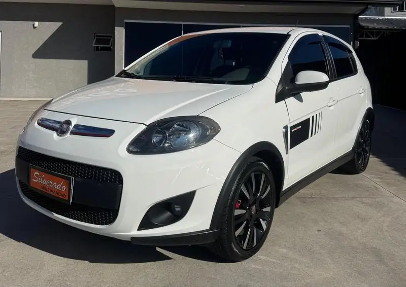 Fiat Palio Essence 1.6 16V (Flex)