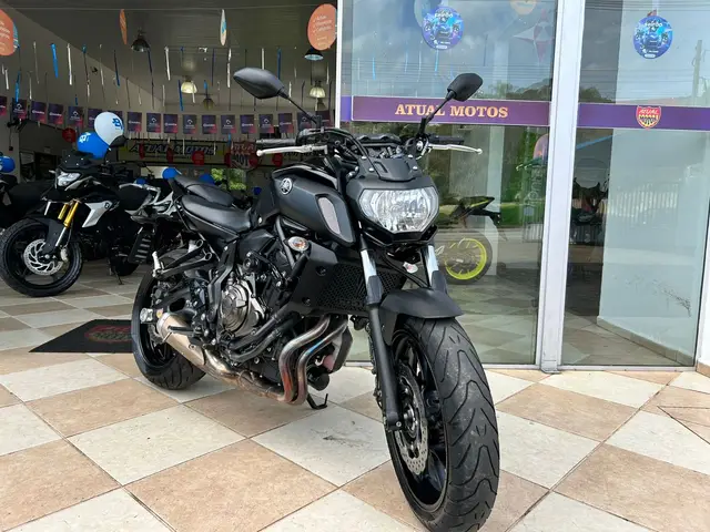 Carro Yamaha MT-07 2023 ABS