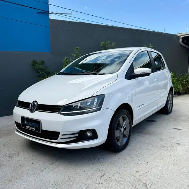 Carro Volkswagen Fox 2015 Comfortline 1.6 MSI (Flex)
