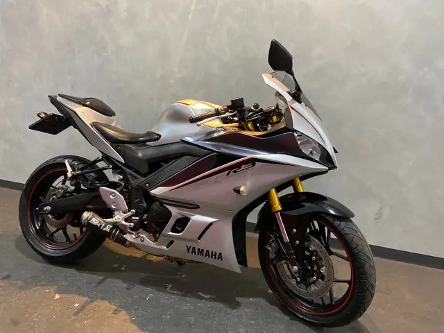 Carro Yamaha YZF R3 2021 (ABS)