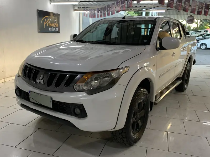 Mitsubishi L200 Triton Sport Sport 2.4 DID-H GLS 4WD (Aut)