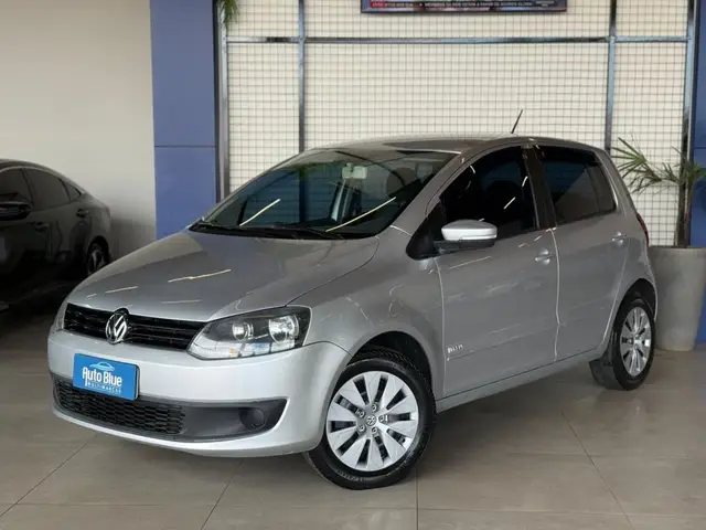 Carro Volkswagen Fox 2014 1.0 TEC (Flex) 4p