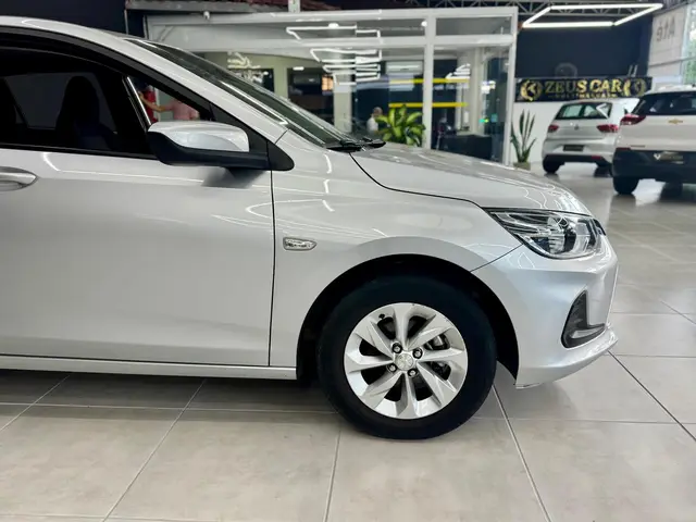 Carro Chevrolet Onix 2023 LT 1.0