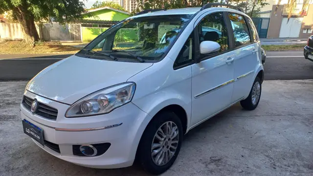 Carro Fiat Idea 2013 Essence 1.6 16V E.TorQ (Flex)