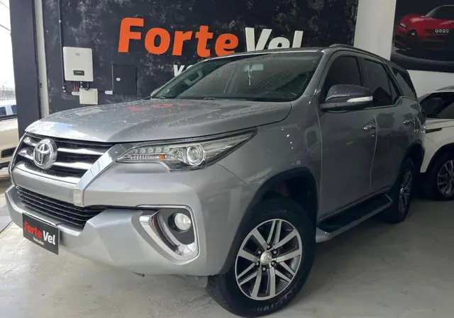 Carro Toyota SW4 2017 2.8 TDI SRX 7L 4x4 (Aut)