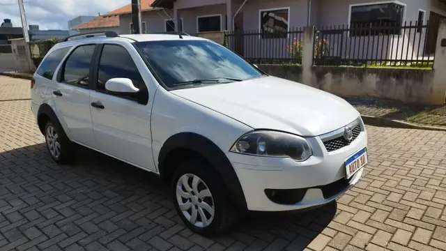Carro Fiat Palio Weekend 2015 Trekking 1.6 16V (Flex)