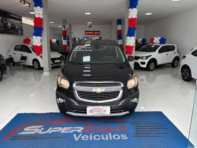 Carro Chevrolet Spin 2017 Activ 1.8 (Flex) (Aut)