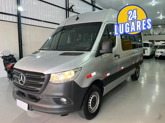 Carro Mercedes-Benz Sprinter 2021 VAN 416 CDI 15+1 (lugares) K42B UP6