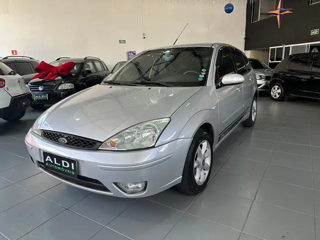 Carro Ford Focus Hatch 2008 GLX 2.0 16V Duratec